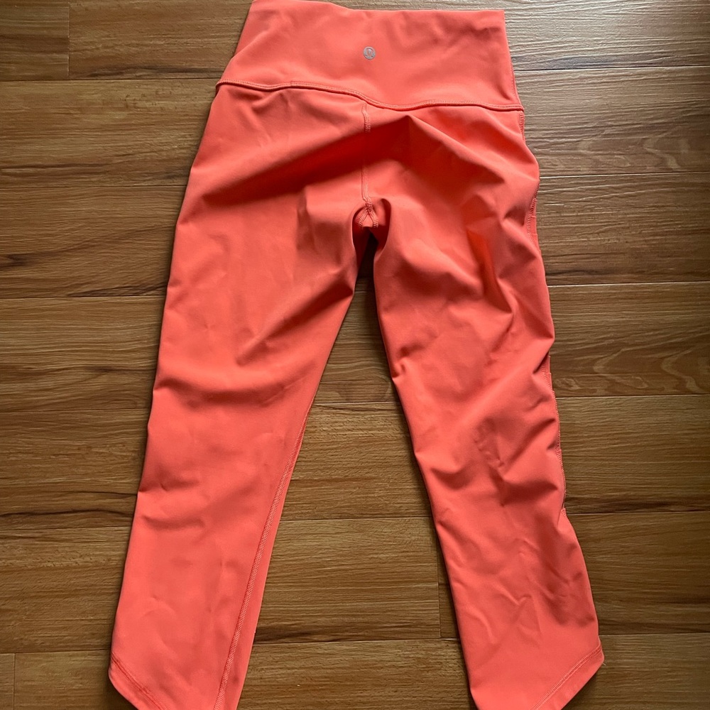 Lululemon Sunshine Salutation Crop Cape Orange Side Mesh Panels I Size 4 - Picture 3 of 7